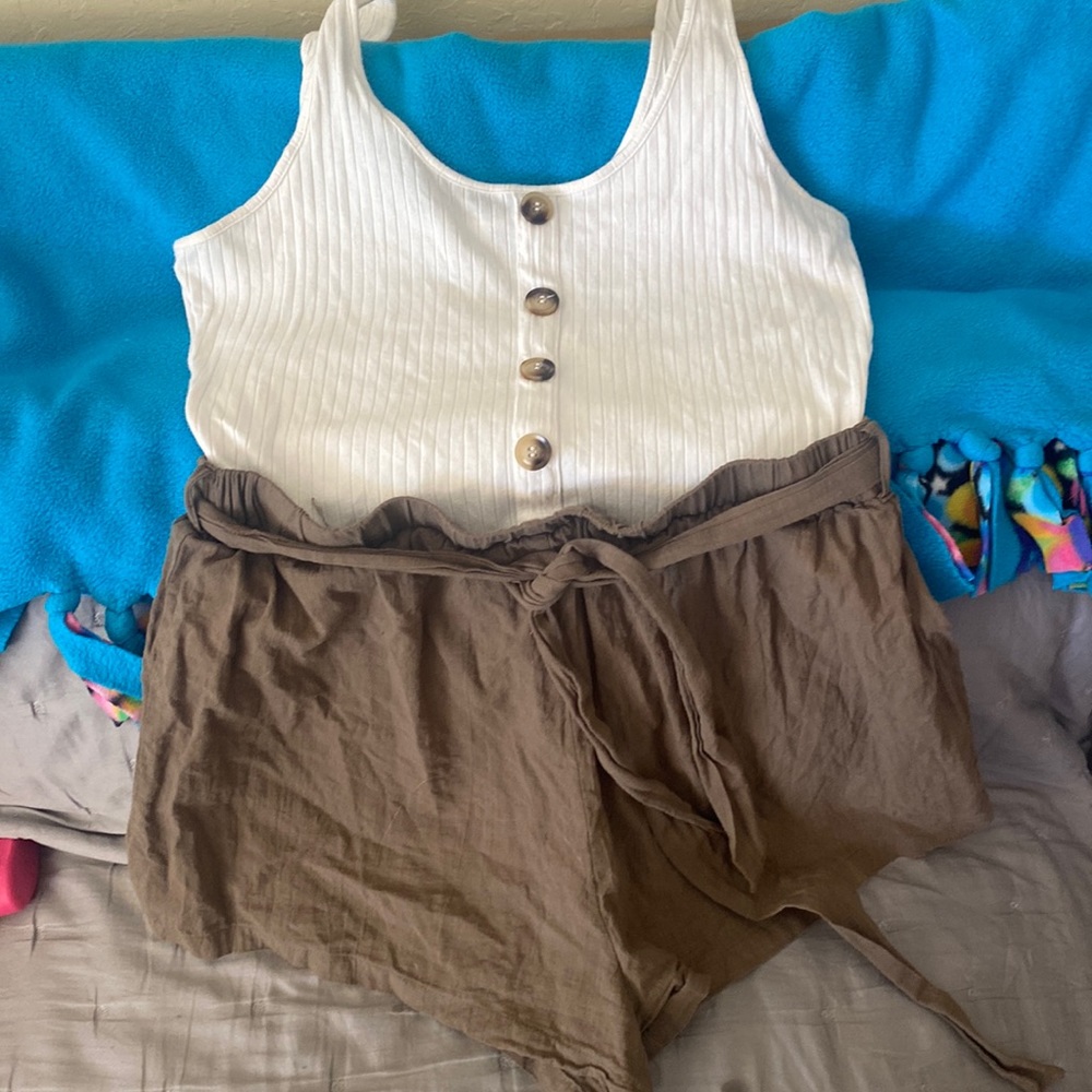 Extra-large romper, one piece brown and off-white, tank top shoulder sleeves